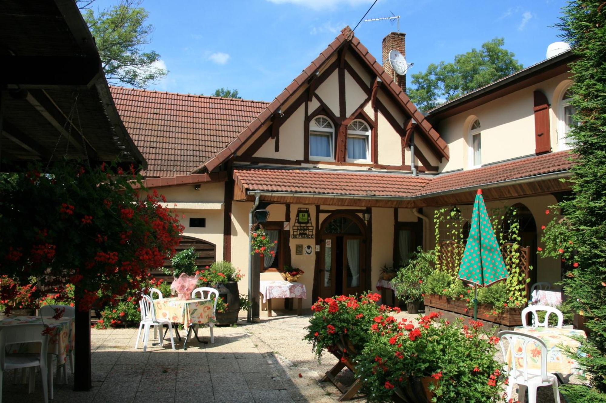 Logis Doubs Rivage Hotel Charette-Varennes Exterior photo