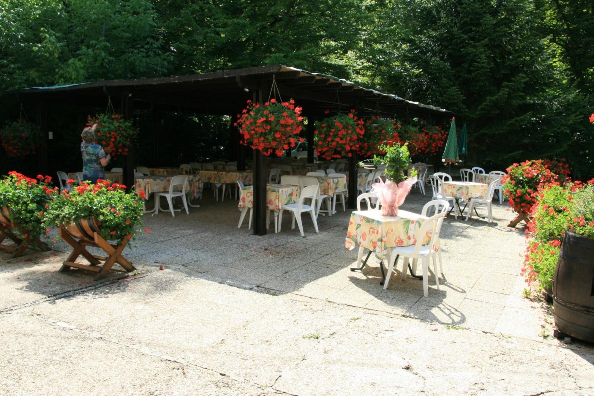 Logis Doubs Rivage Hotel Charette-Varennes Exterior photo
